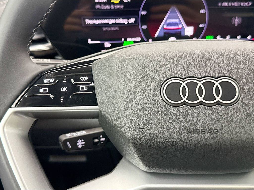 Thumbnail: 2025 Audi Q5 - 11