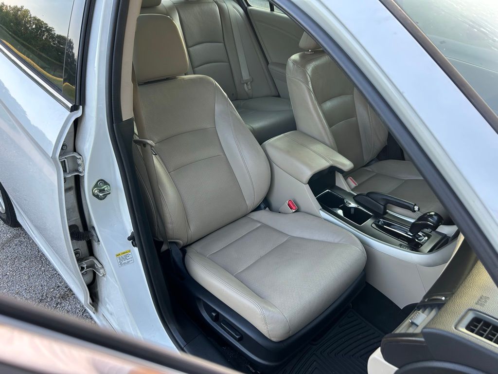 Thumbnail: 2015 Honda Accord - 15