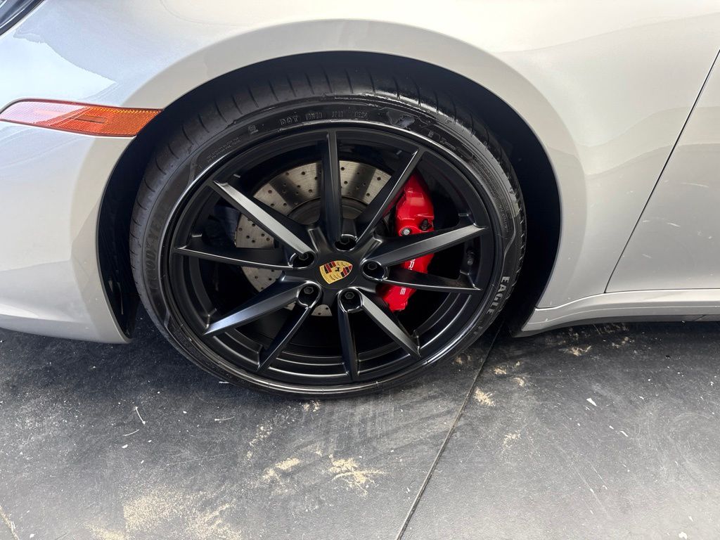 Thumbnail: 2024 Porsche 911 - 14