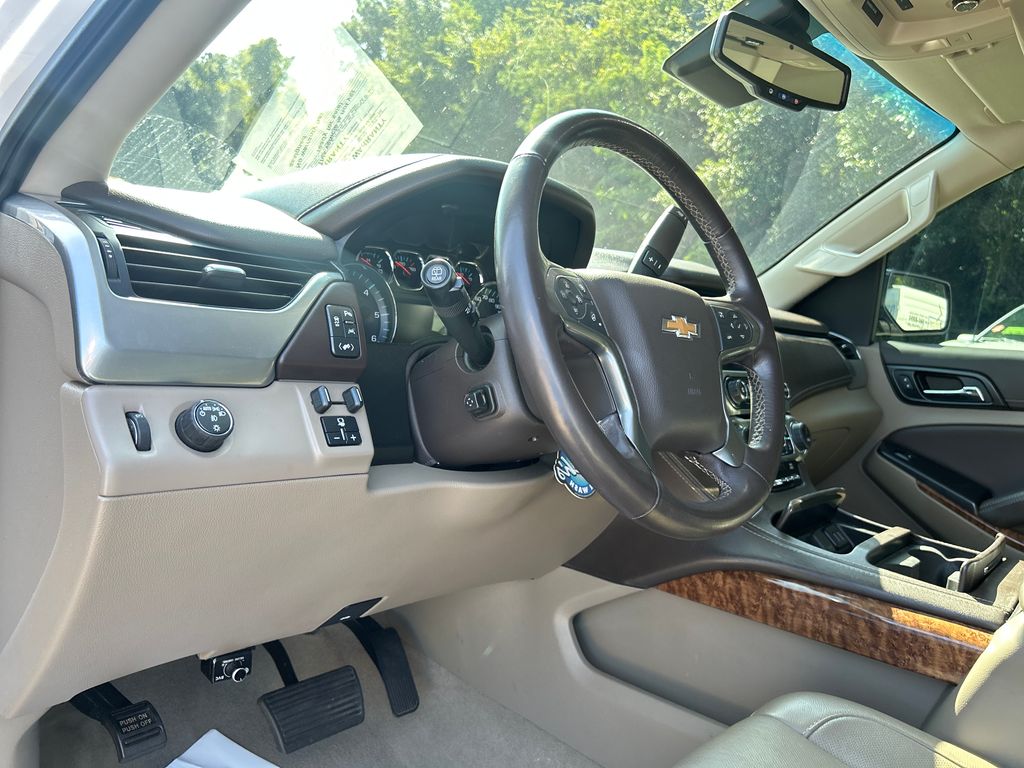 2020 Iridescent Pearl Tricoat Chevrolet Tahoe Premier RWD SUV