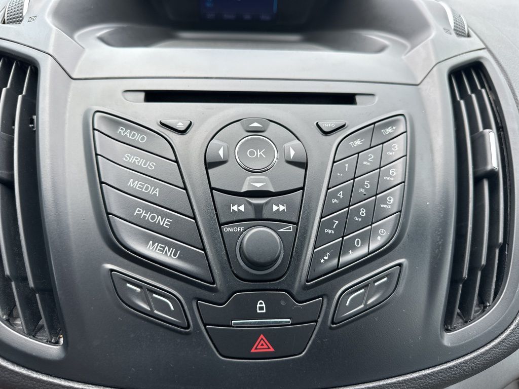2014 Oxford White Ford Escape SE 4X4 SUV