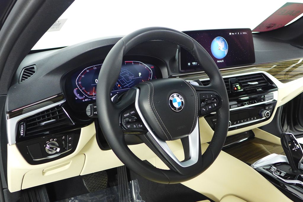 Thumbnail: 2023 BMW 5 Series - 31