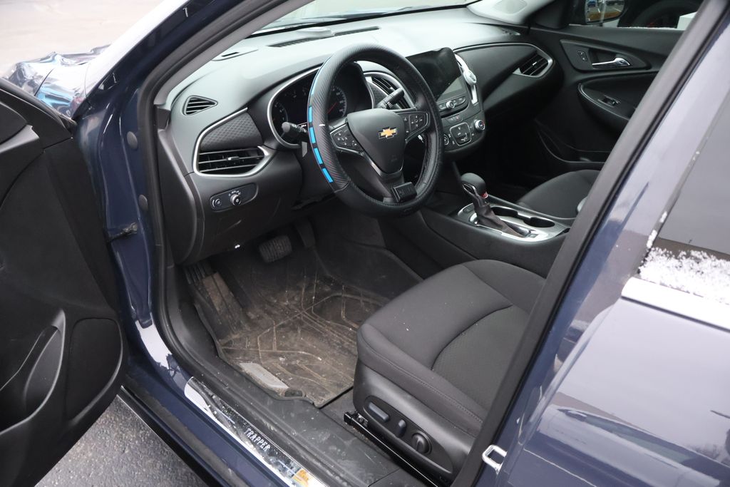 Thumbnail: 2025 Chevrolet Malibu - 11