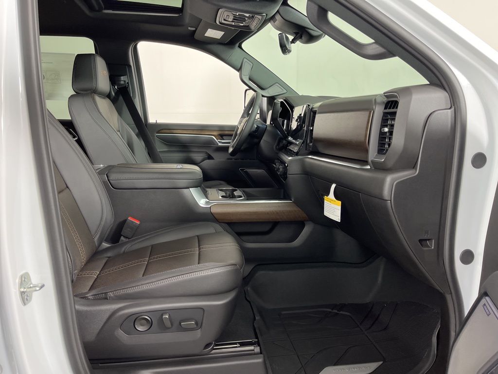 Thumbnail: 2025 Chevrolet Silverado 2500 - 10