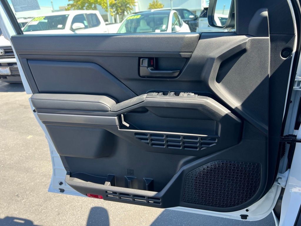 2025 Toyota Tacoma SR5 Double Cab photo 17