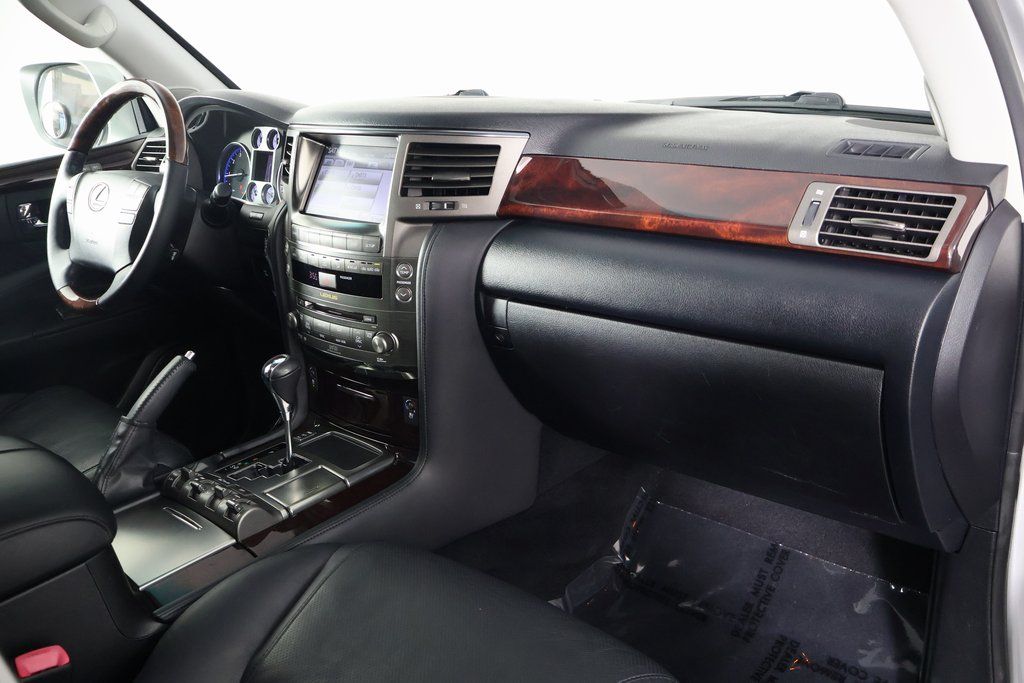 2011 Lexus LX 570 9