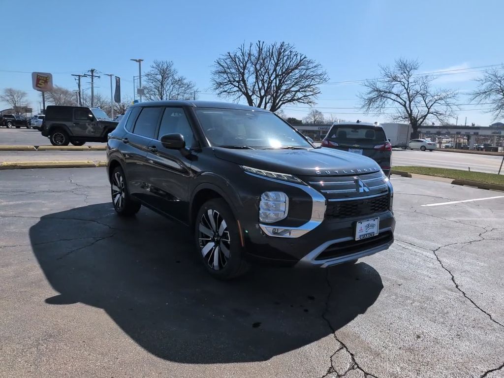 New 2026 Black Mitsubishi SE image 3