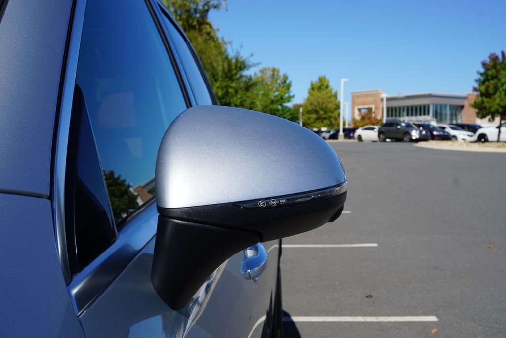 Thumbnail: 2026 Mercedes-Benz GLC - 12