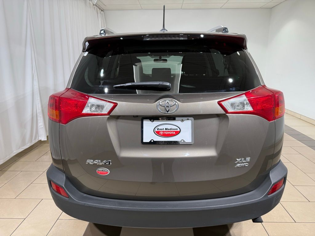 Thumbnail: 2015 Toyota RAV4 - 3
