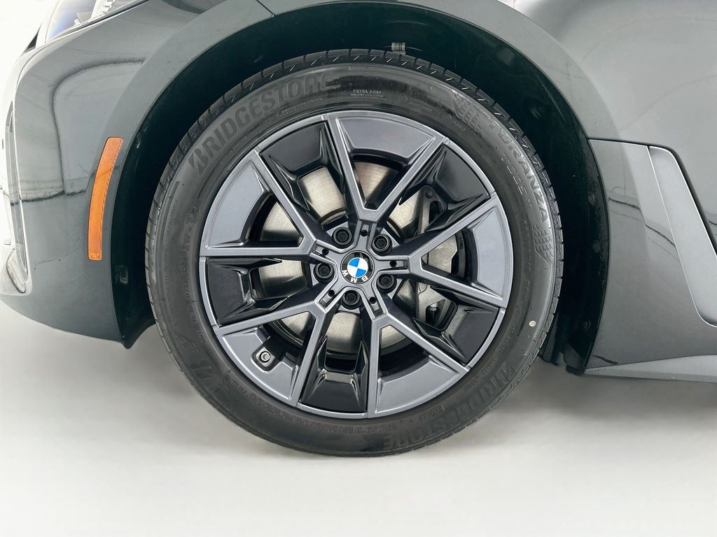 Thumbnail: 2025 BMW i4 - 30