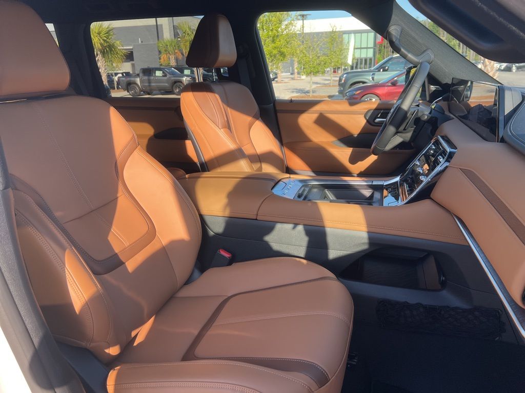 2025 Aspen White Tricoat Nissan Armada SL RWD SUV