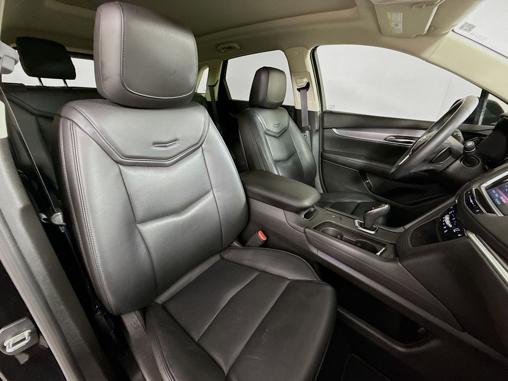 2017 Cadillac XT5 Luxury 28