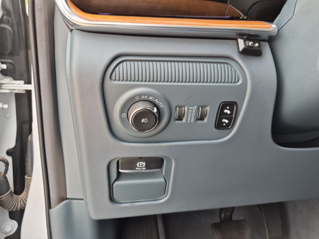 Used Car 2022 Jeep Grand Wagoneer  Series Ii For Sale Under $60,000 In Austin, Texas