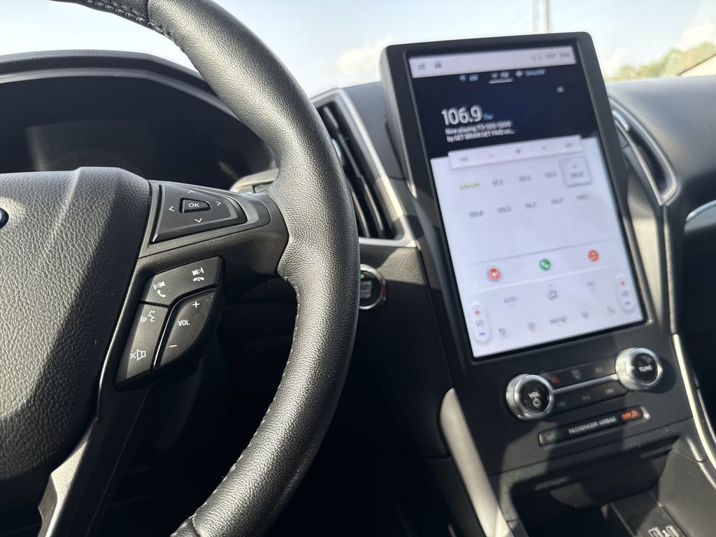 2022 Ford Edge SEL Silver at Martin Chrysler Dodge Jeep Ram