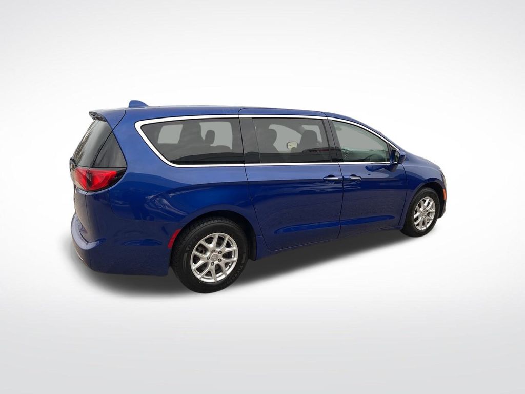 2020 Chrysler Pacifica Touring photo