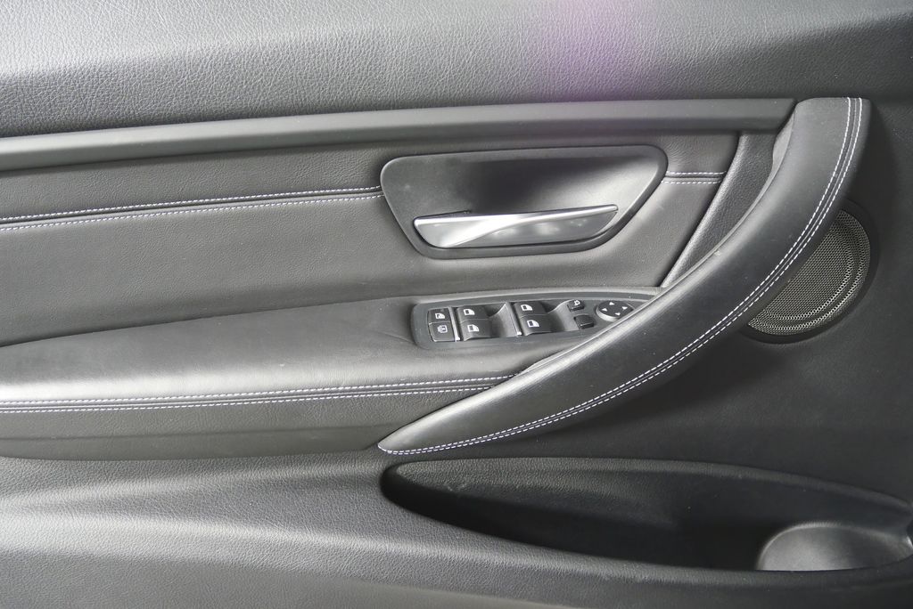2016 BMW M3 Base 11