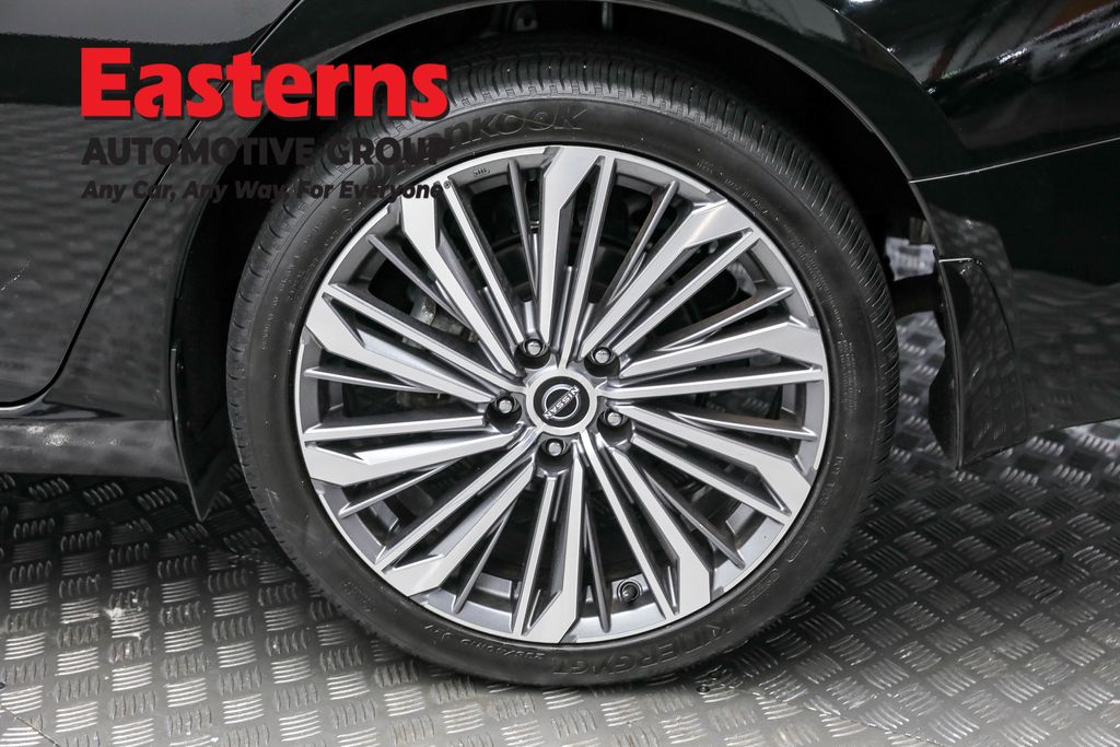 Used 2023 Black Nissan 2.5 SL image 8