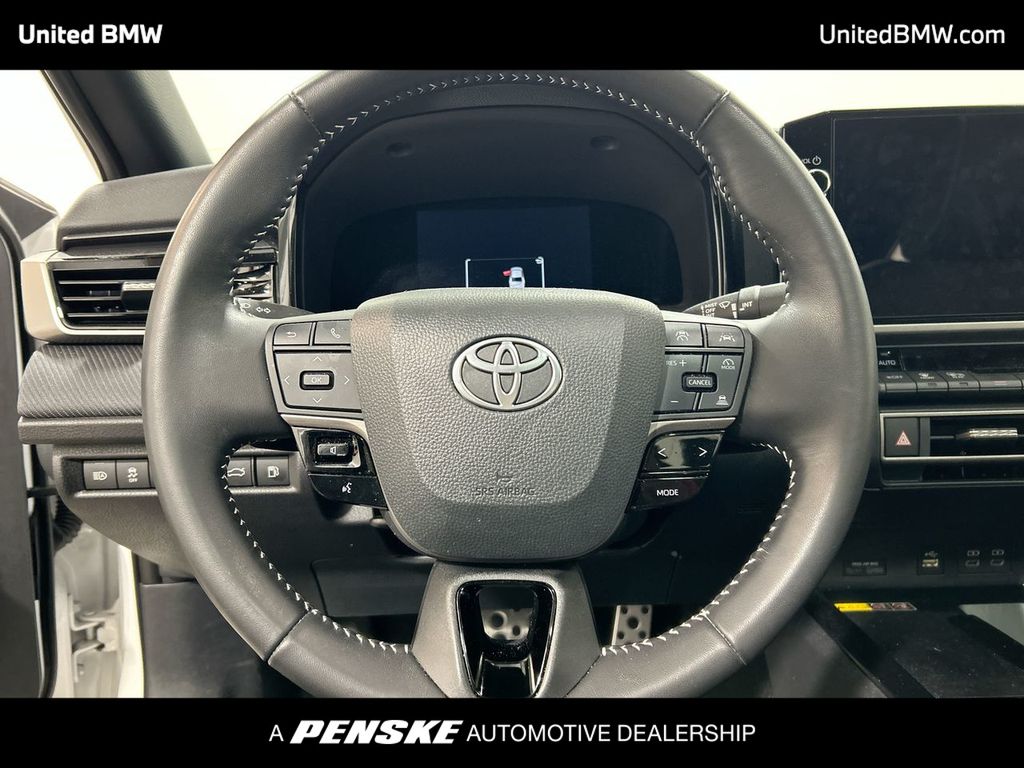 2025 Toyota Camry SE 14