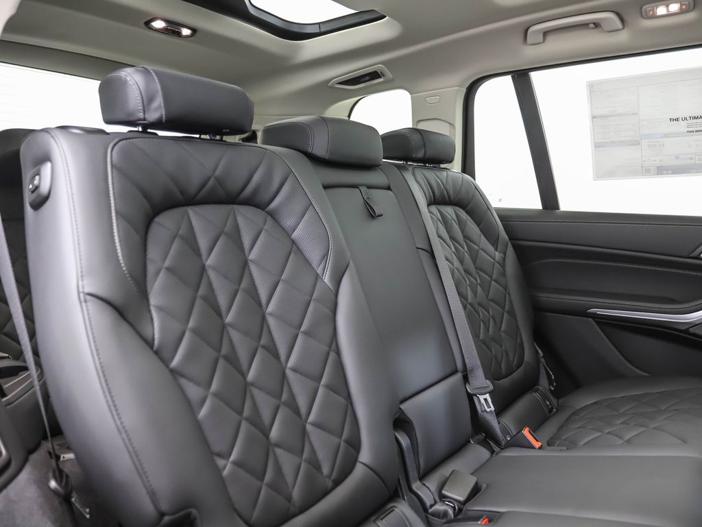 Thumbnail: 2025 BMW X7 - 30