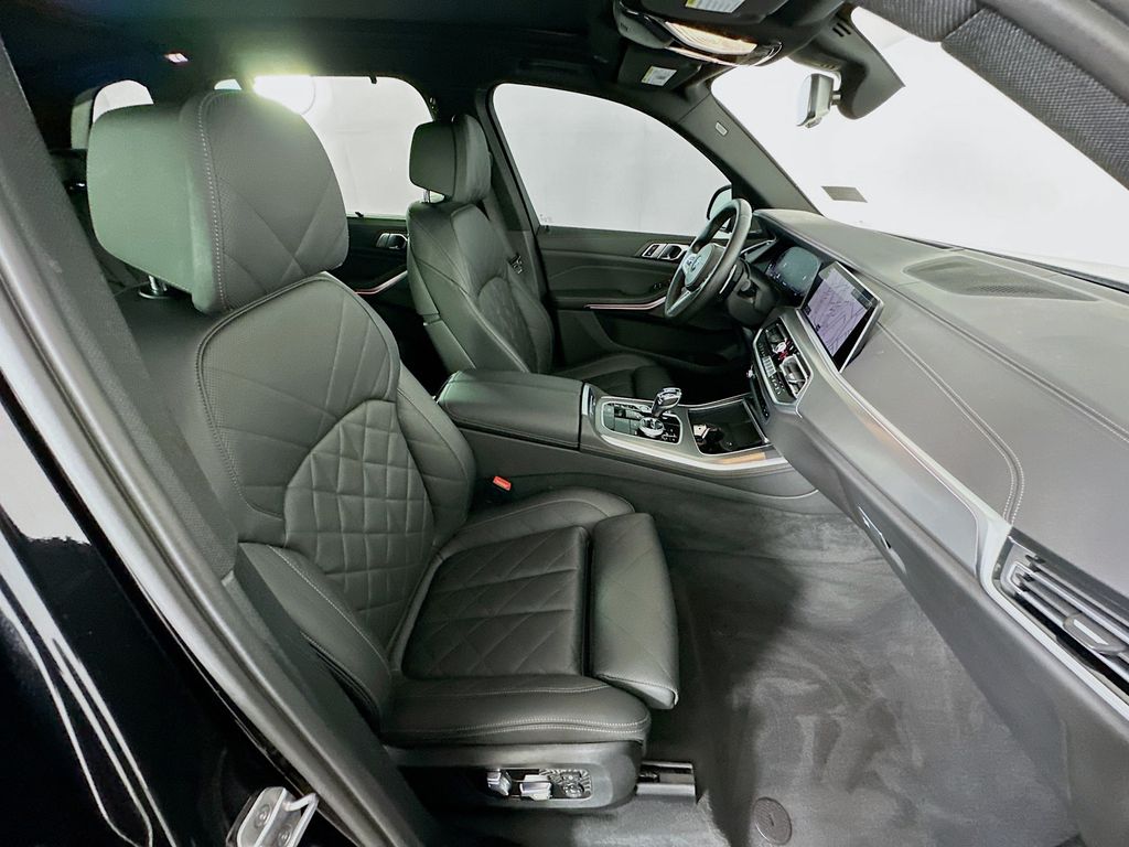 Thumbnail: 2023 BMW X5 - 29