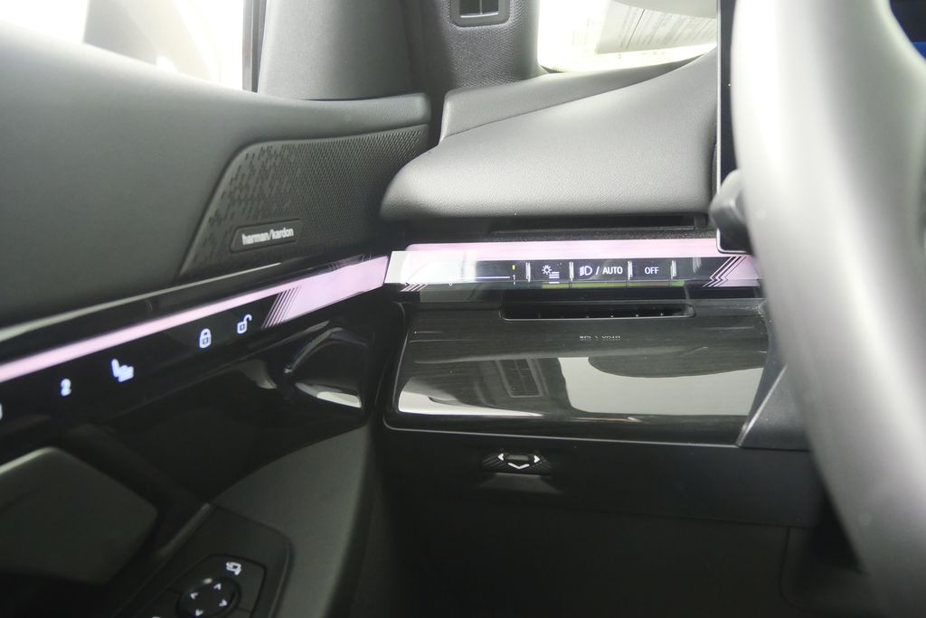 Thumbnail: 2024 BMW 5 Series - 21