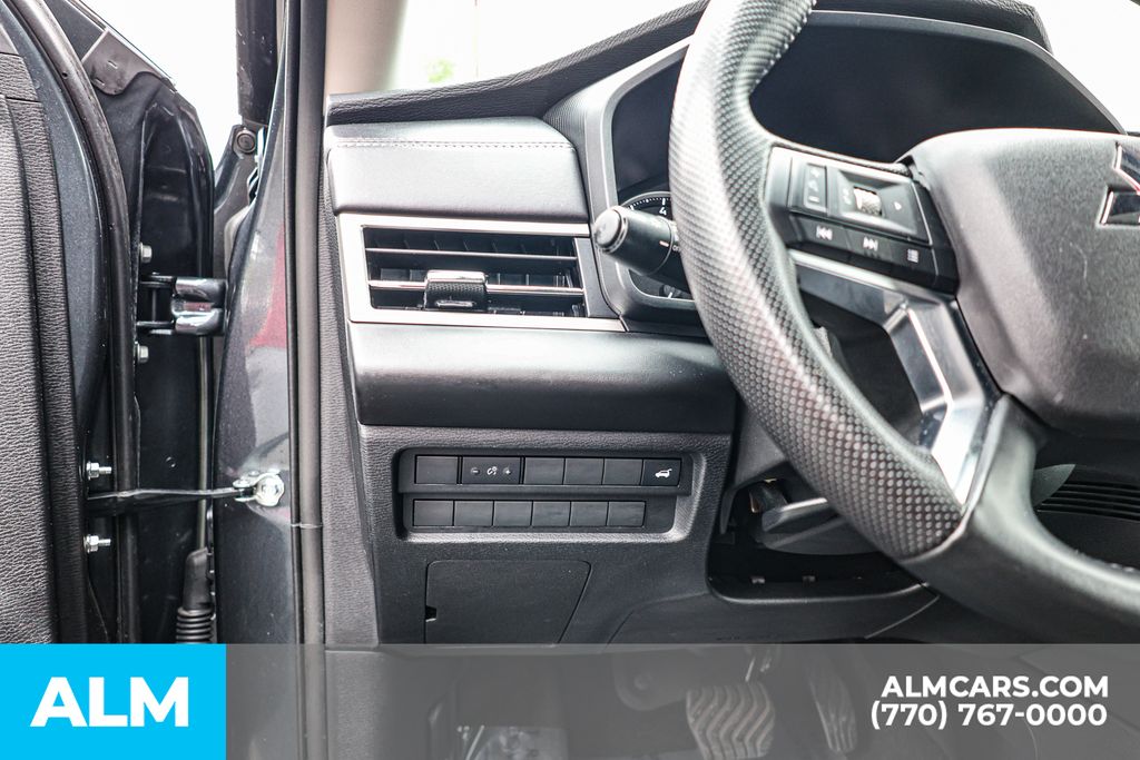 Used 2025 Gray Mitsubishi SE image 25