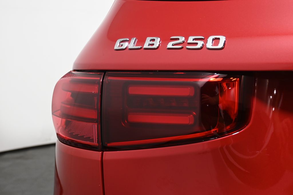 Thumbnail: 2026 Mercedes-Benz GLB - 12