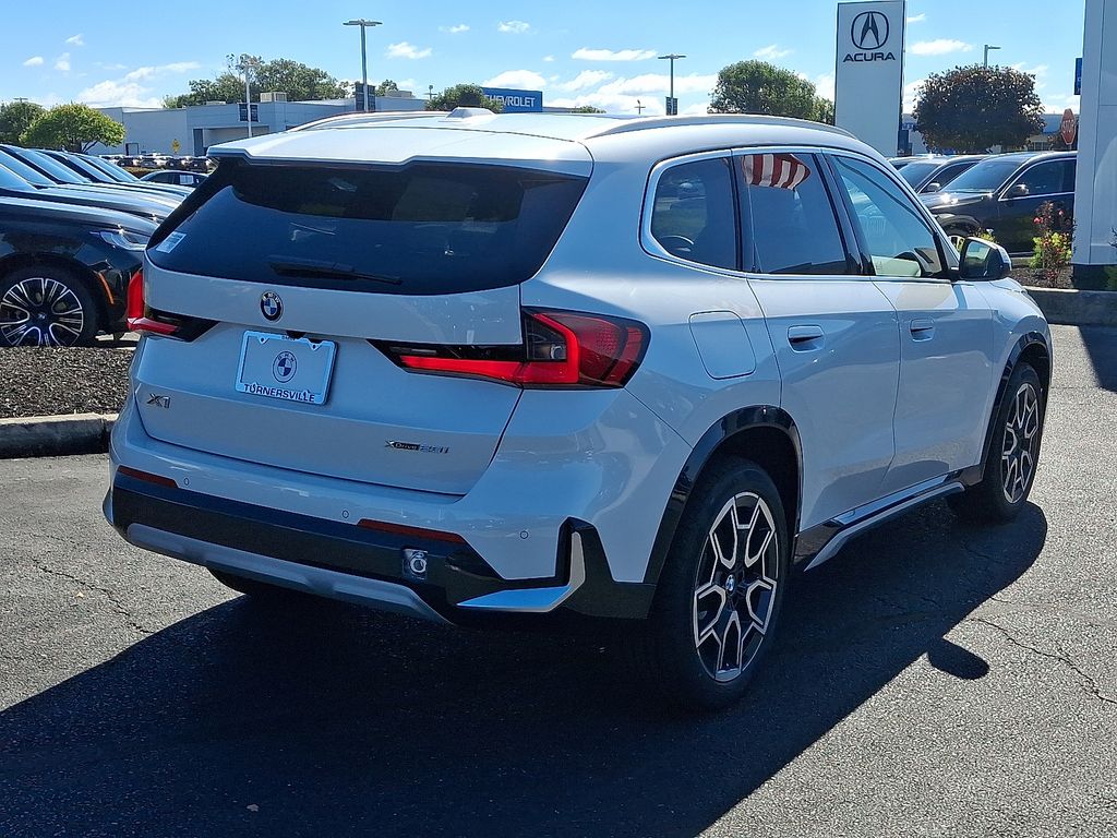 Thumbnail: 2026 BMW X1 - 4