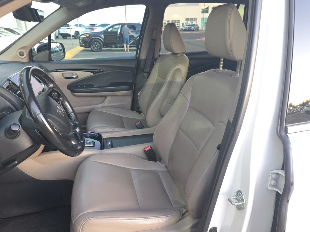 Thumbnail: 2019 Honda Pilot - 7