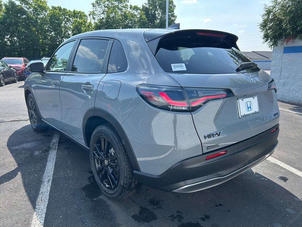 Thumbnail: 2027 Honda HR-V - 3