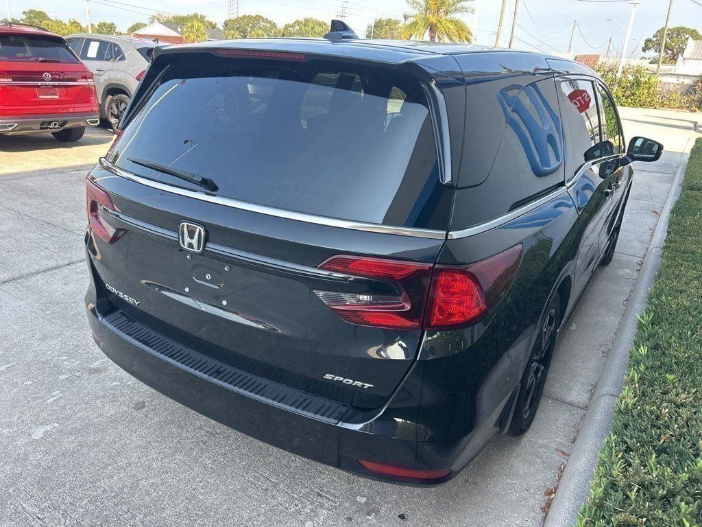 View vehicle photo 7