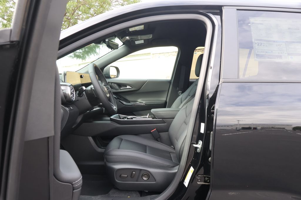 Thumbnail: 2026 Chevrolet Equinox - 14