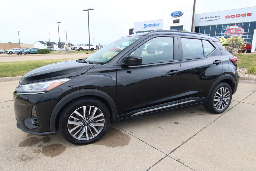 Used 2024 Nissan Kicks SUV