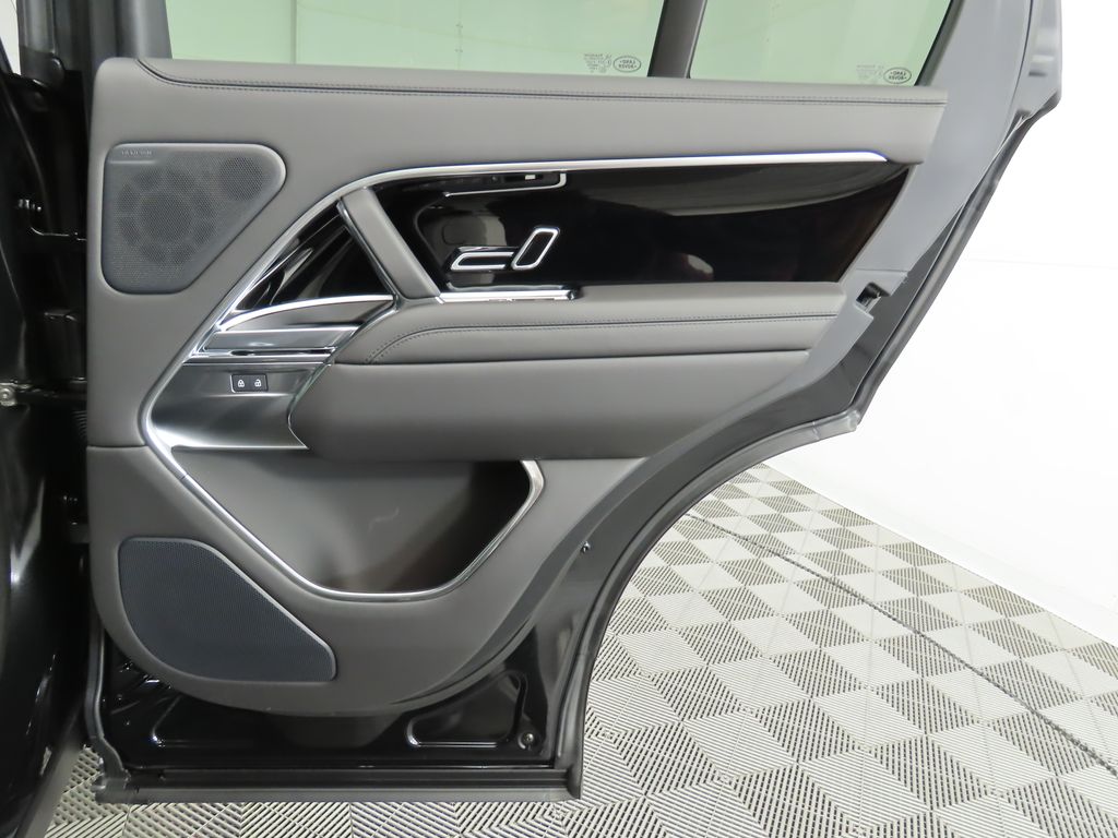 Thumbnail: 2025 Land Rover Range Rover - 28