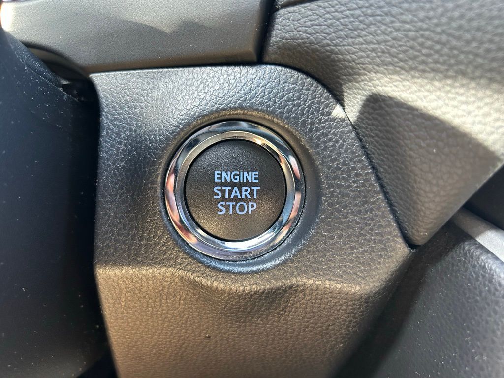 Thumbnail: 2021 Toyota RAV4 - 28