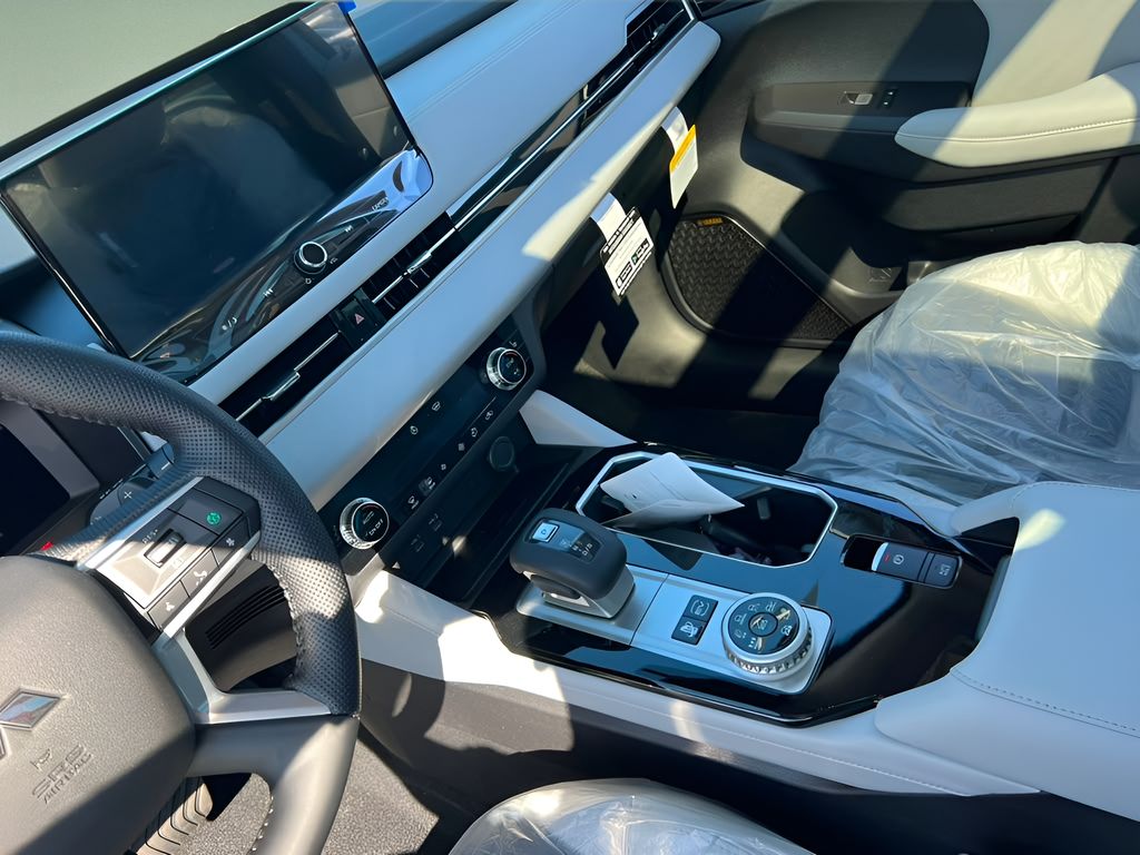 New 2026 Mitsubishi Outlander PHEV SUV
