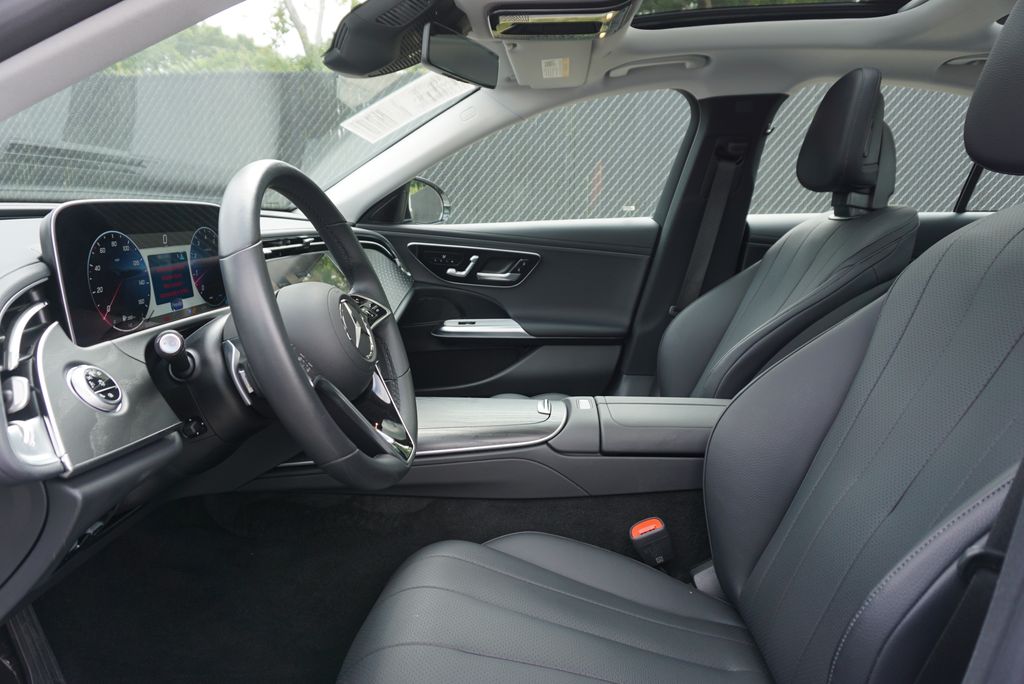 Thumbnail: 2024 Mercedes-Benz E-Class - 23