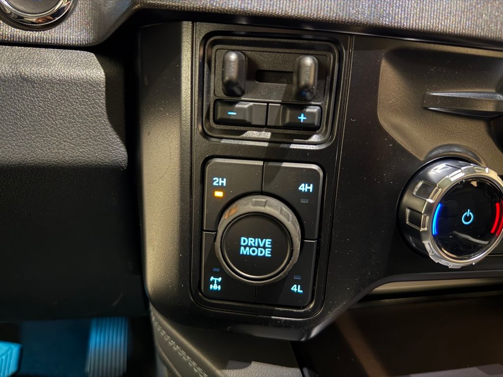 New 2026 Gray Ford Platinum image 32
