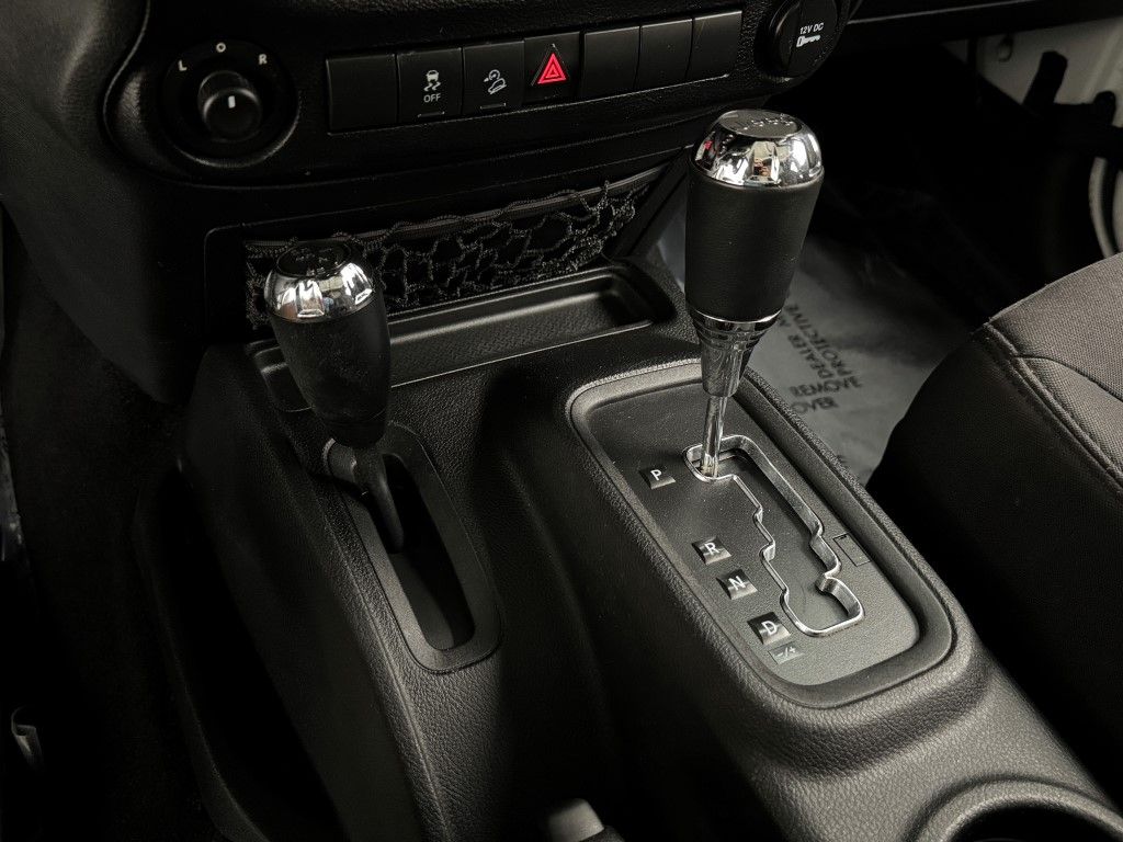 Thumbnail: 2014 Jeep Wrangler - 24