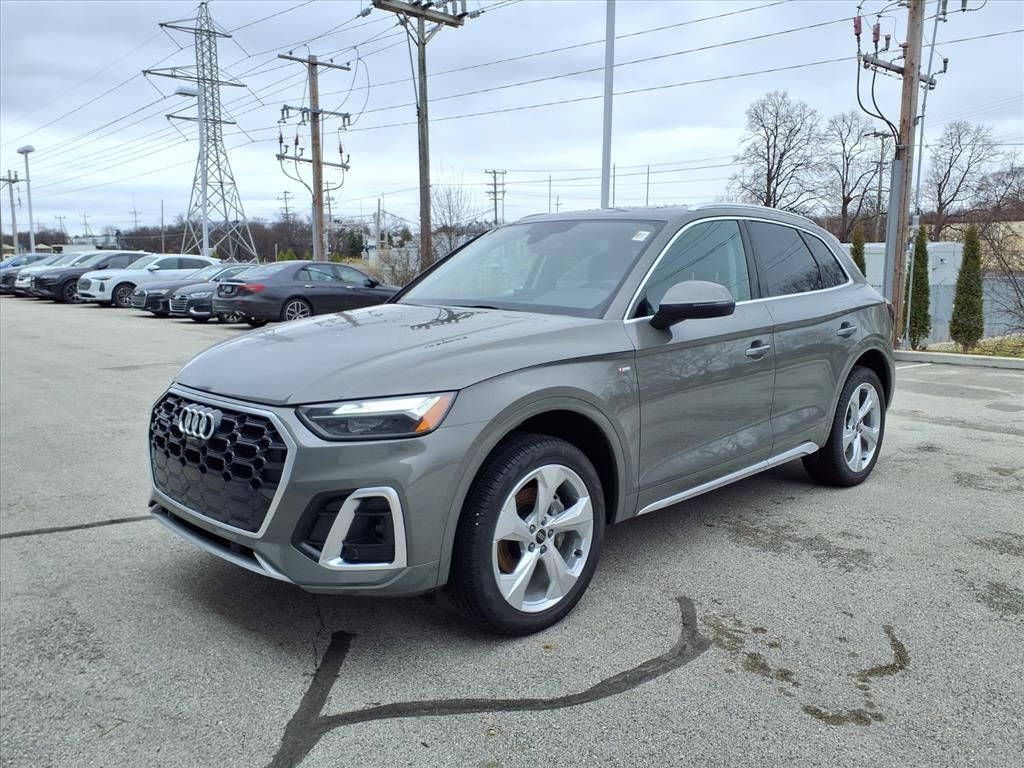 View vehicle photo 5