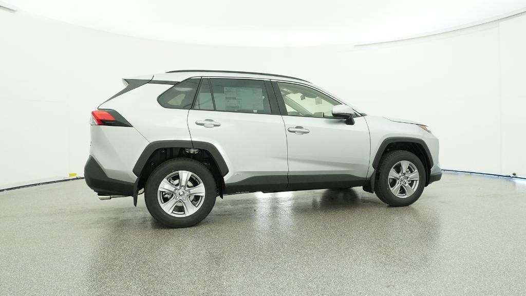 Thumbnail: 2025 Toyota RAV4 - 16