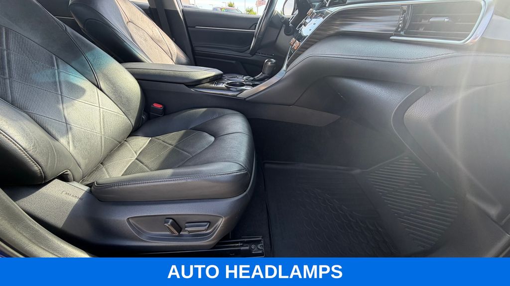 2018 Toyota Camry XLE - Photo 13