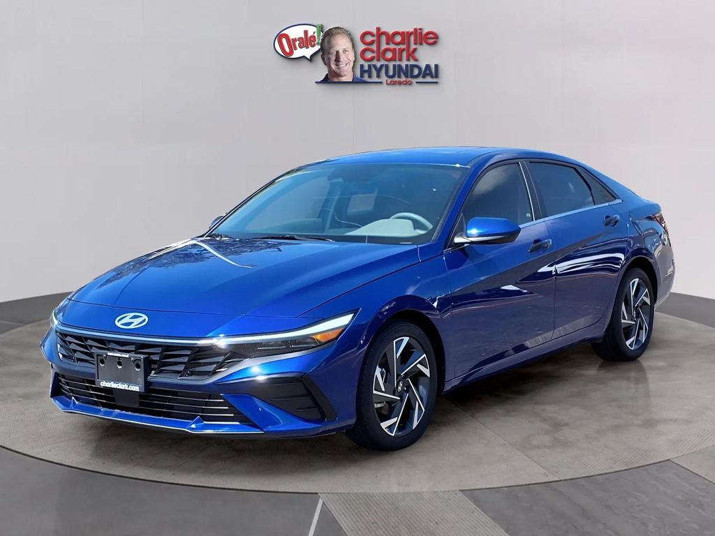 2024 Hyundai Elantra SEL FWD