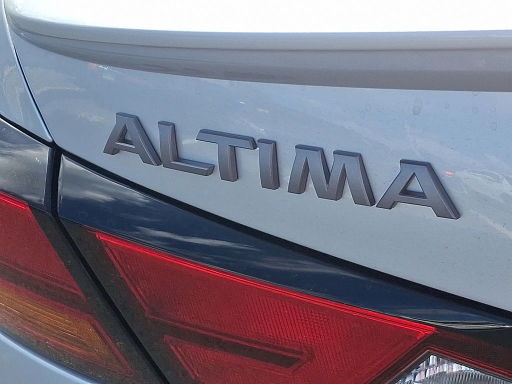 Thumbnail: 2025 Nissan Altima - 10