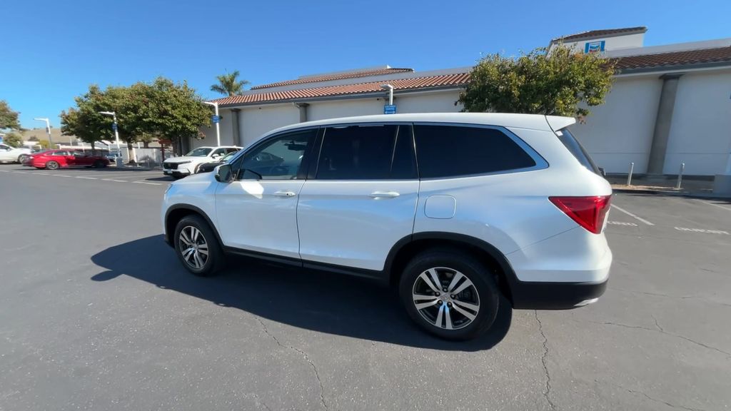 Thumbnail: 2017 Honda Pilot - 6