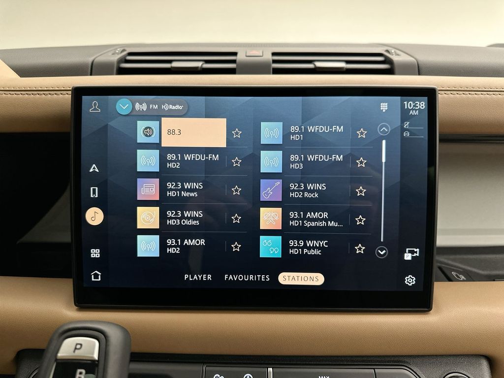 Thumbnail: 2025 Land Rover Defender - 27