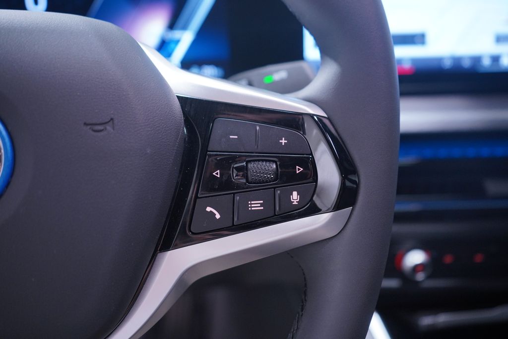 Thumbnail: 2025 BMW i4 - 21