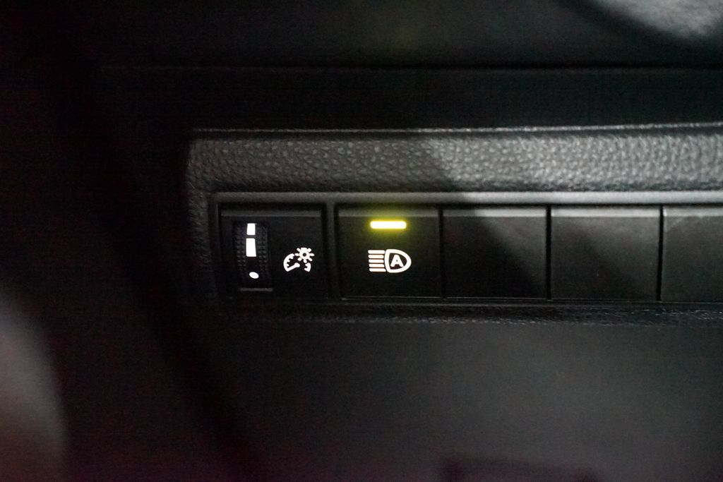 Thumbnail: 2024 Toyota Corolla - 22