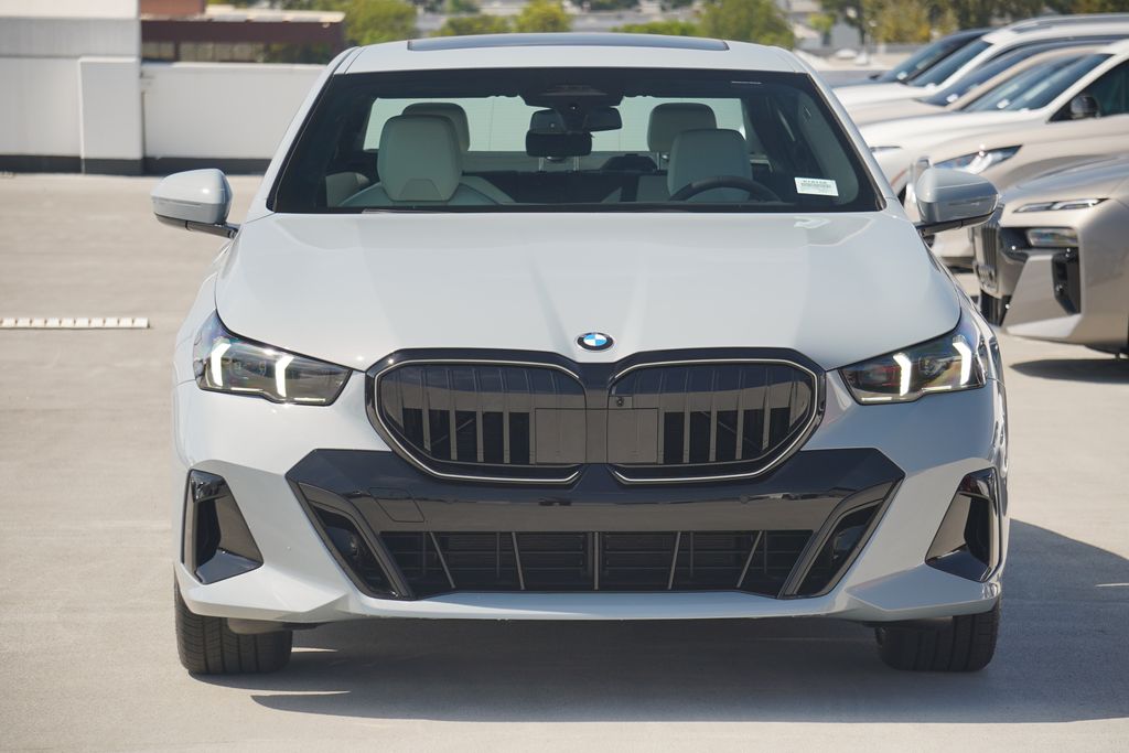 Thumbnail: 2026 BMW 5 Series - 2