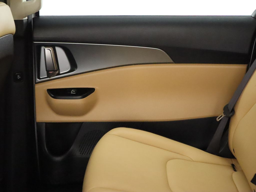 Thumbnail: 2023 Kia Carnival - 28